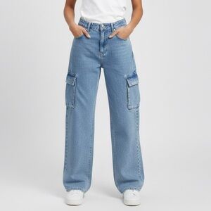 Women’s simple society Light Blue Cargo Jeans size 0/24 small or extra small